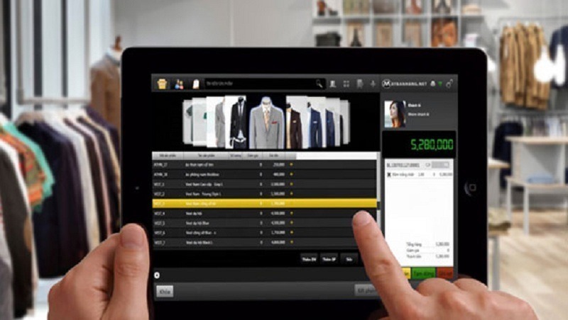 Màn hình quảng cáo mặt gương - “Chiếc gương ma thuật” trong marketing