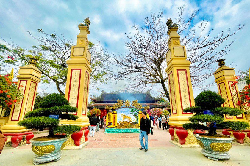 Đền Ông Hoàng Mười