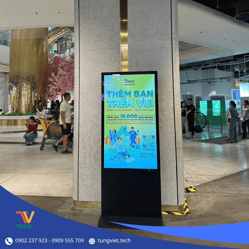 Màn Hình Chân Đứng Tại Trung Tâm Thương Mại – Giải Pháp Thu Hút Khách Hàng Ngay Từ Ánh Nhìn Đầu Tiên